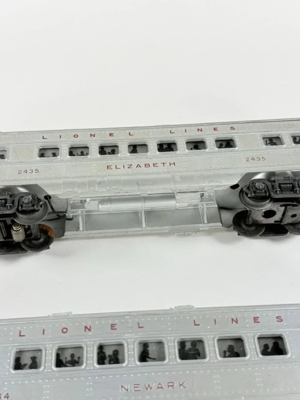 Vintage Lionel Postwar O Gauge Passenger Cars 2434 Newark 2435 Elizabeth Silver